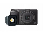 Ricoh GR III m/Lume Cube