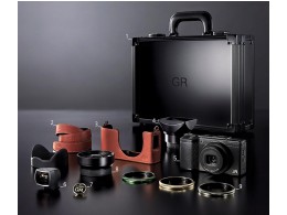 Ricoh GR II Premium Kit